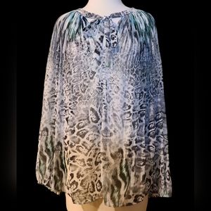 Jennifer Lopez size 0X green top
